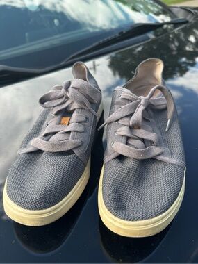 Casual Gray Canvas Sneakers - Versatile Everyday Shoes